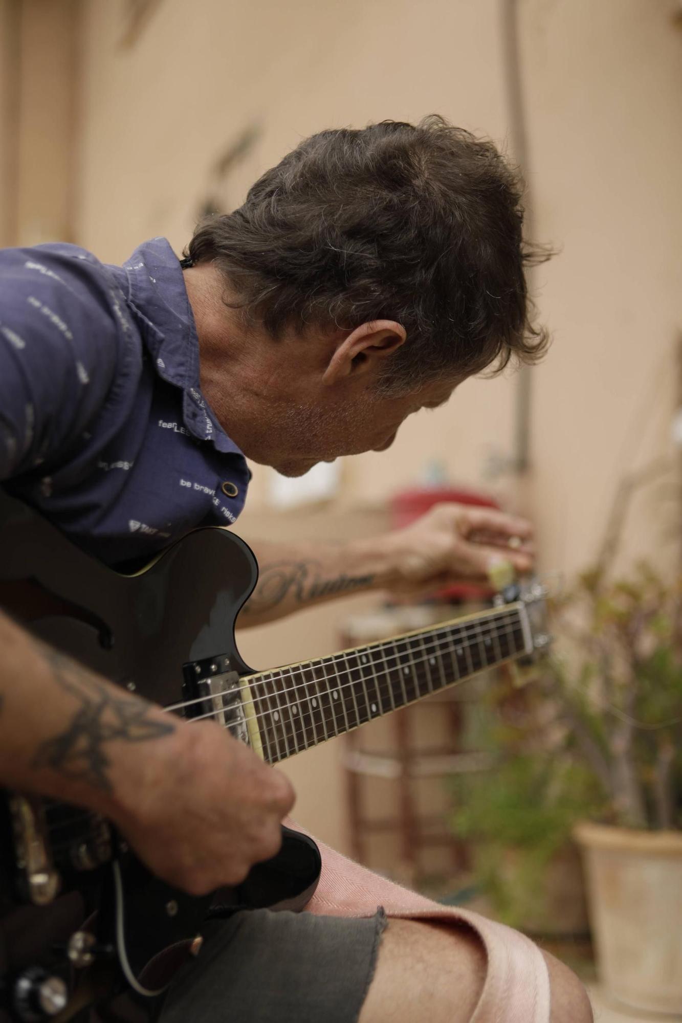 Clara Ingold & The Silver Pickles, en el estudio donde se grabó el narcocorrido 'La Paca'