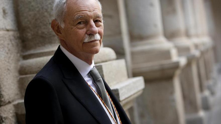 Eduardo Mendoza contempla «un panorama sombrío» para Cataluña