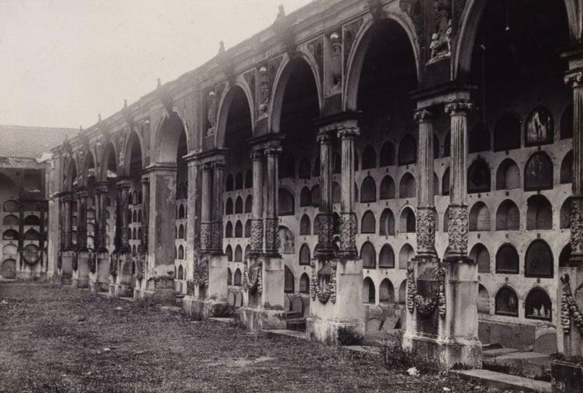 Cementerio sobre el que se edificó el estadio de Vallehermoso.
