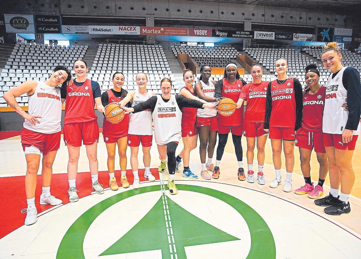 Les jugadores de l’Spar Girona, ahir, després de l’entrenament a Fontajau.