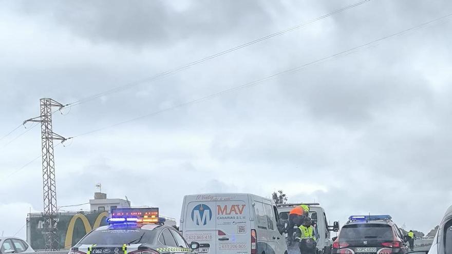 Traffic Gridlock Hits Tenerife’s TF-5 Following Multi-Vehicle Collision