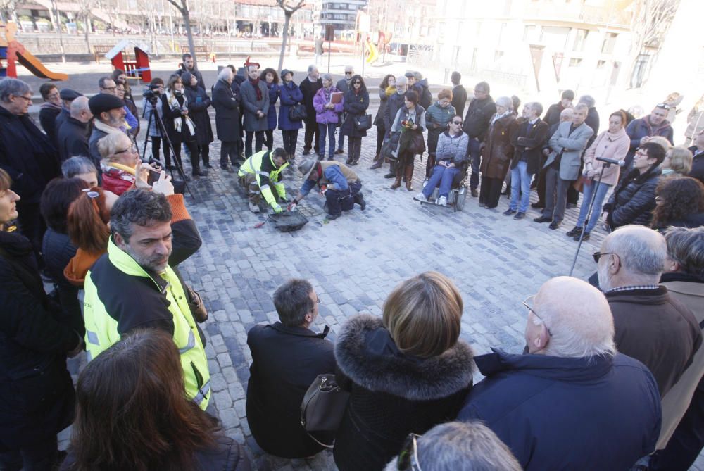 Girona col·loca llambordes per recordar les víctimes dels nazis