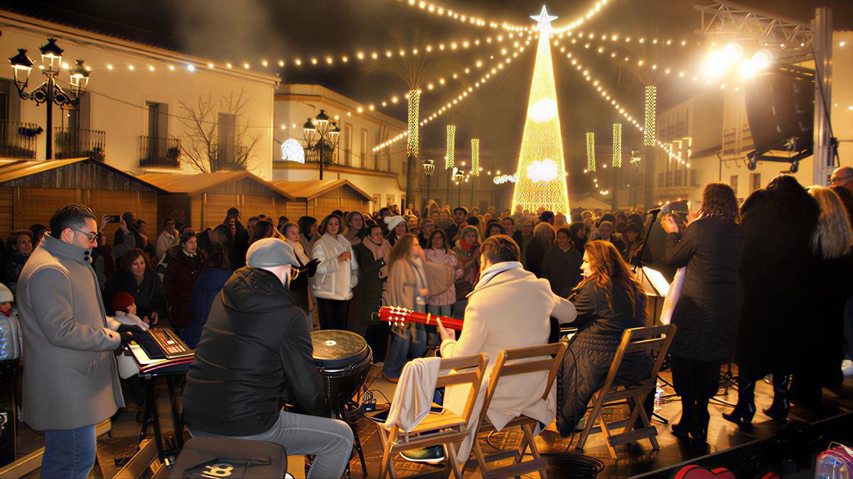 Zambomba flamenca en la Plaza del Pueblo de Monesterio