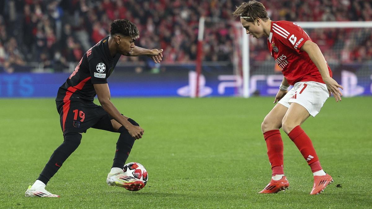 Benfica - FC Barcelona | El gol en propia puerta de Ronald Araujo