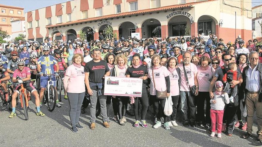 La segunda carrera contra el cáncer reúne a casi 400 participantes