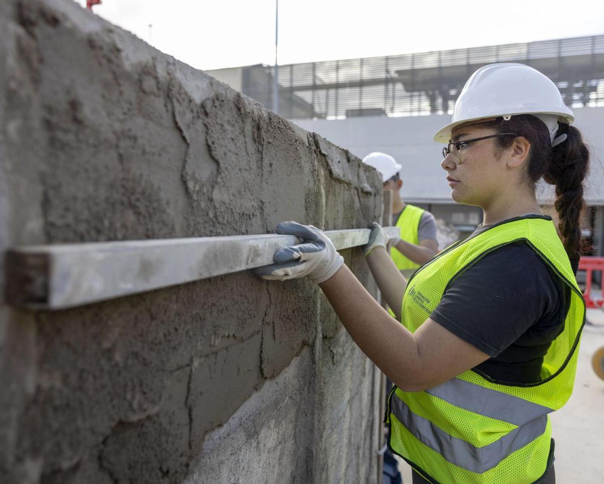 La falta de mà d’obra retarda la reforma d’habitatges