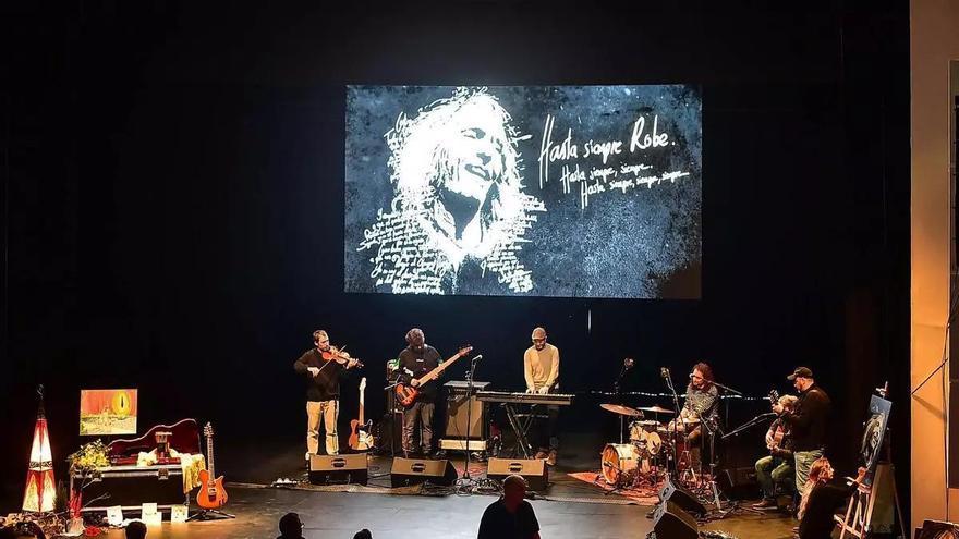 Plasencia se llenará de música acústica con doce horas y doce escenarios para el festival Primeras Flores Amarillas de homenaje a Robe
