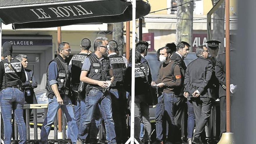 Dos muertos y cinco heridos en un ataque con cuchillo en Francia