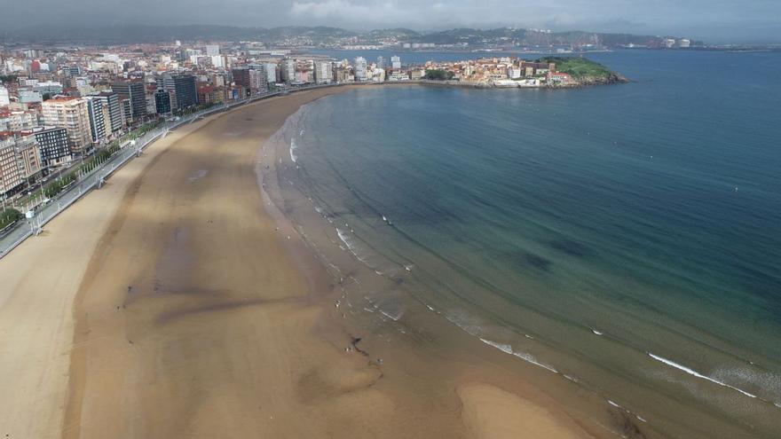 El estudio de la playa de San Lorenzo detecta movimientos de hasta 94.000 metros cúbicos de arena