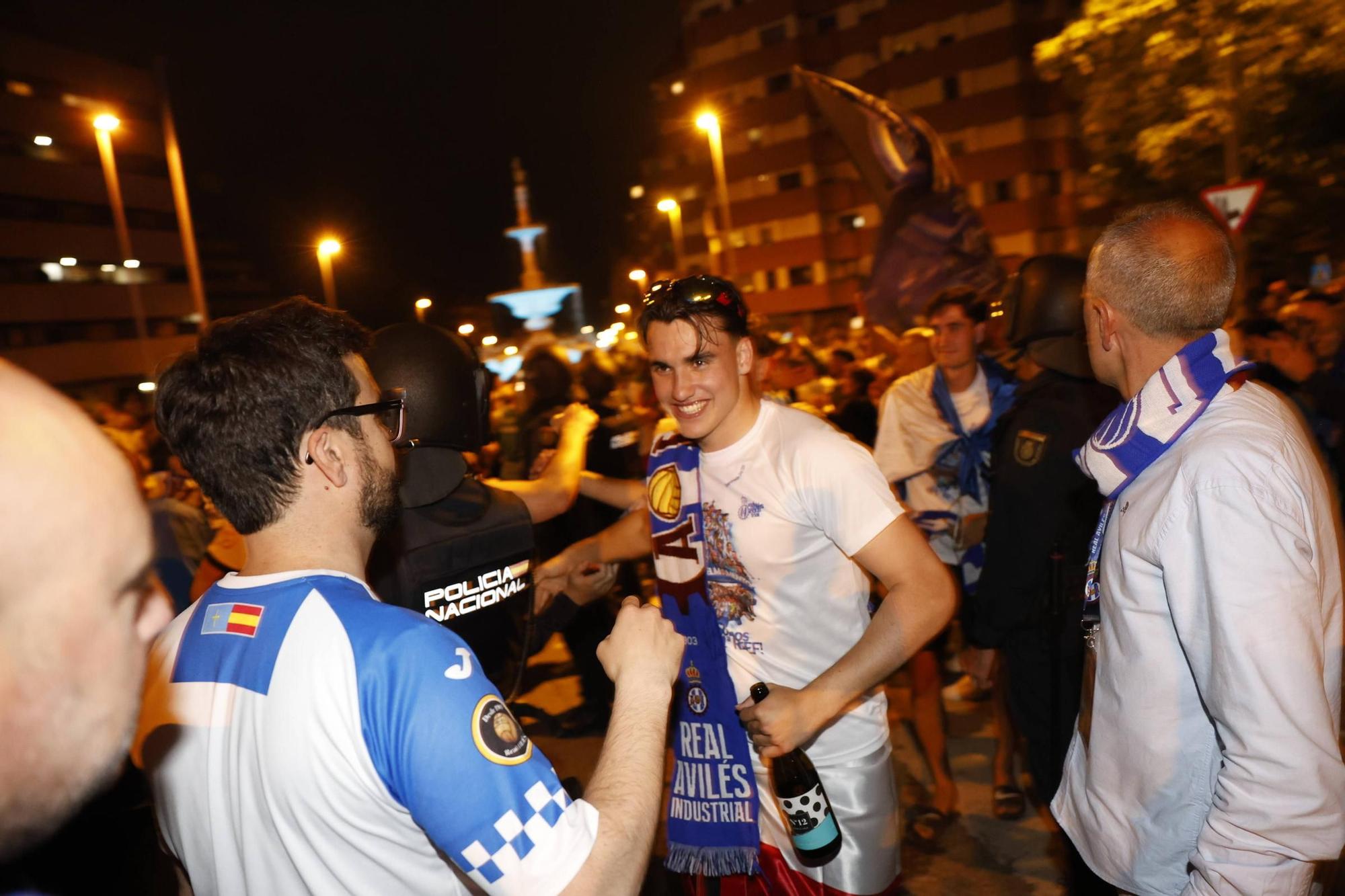 EN IMÁGENES: Locura en las calles de Avilés por el ascenso