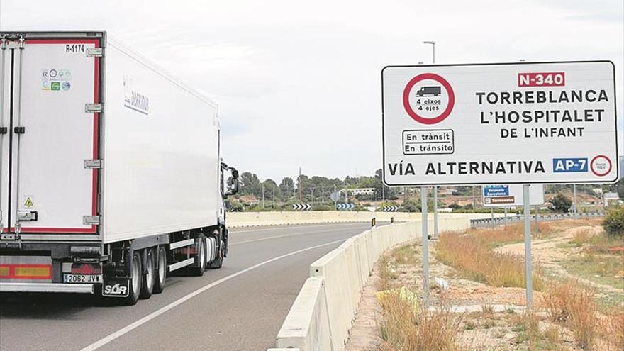 La ampliación de bonificaciones en la AP-7 hunde el negocio en la 340