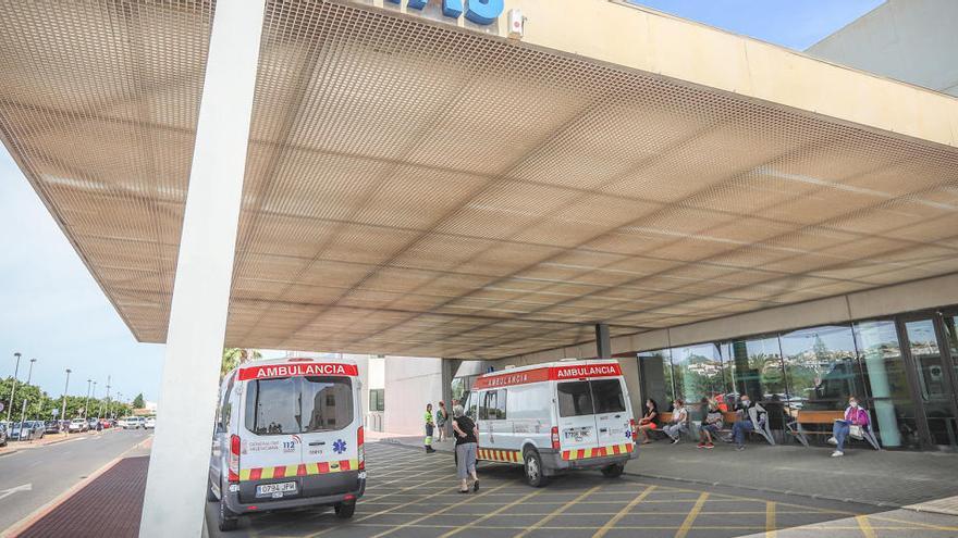 Imagen del hospital de Torrevieja al que trasladaron a la joven ciclista