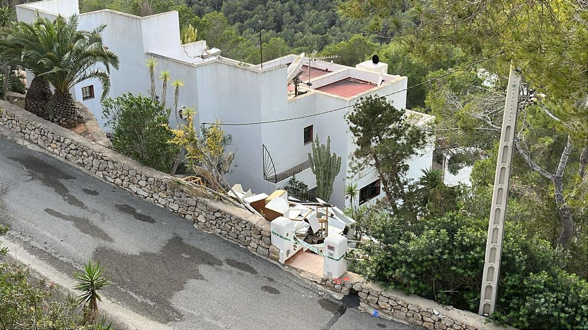 Se desploma una vivienda en Santa Eulària