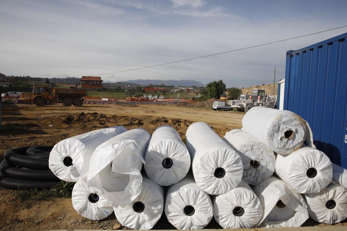 Despliegue y avance de las obras de Amazon en la parcela de Bobes