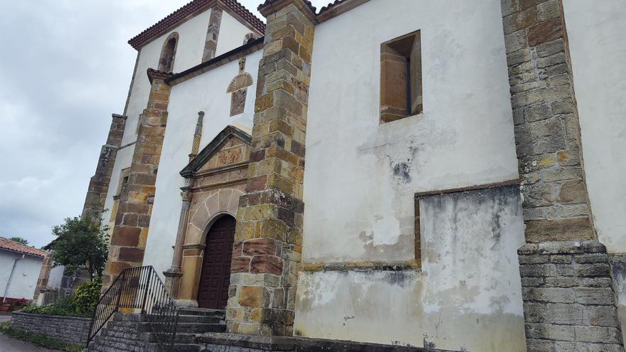 Una obra muy esperada en la parroquia maliayesa: el Arzobispado rehabilitará el pórtico de la iglesia de Sietes