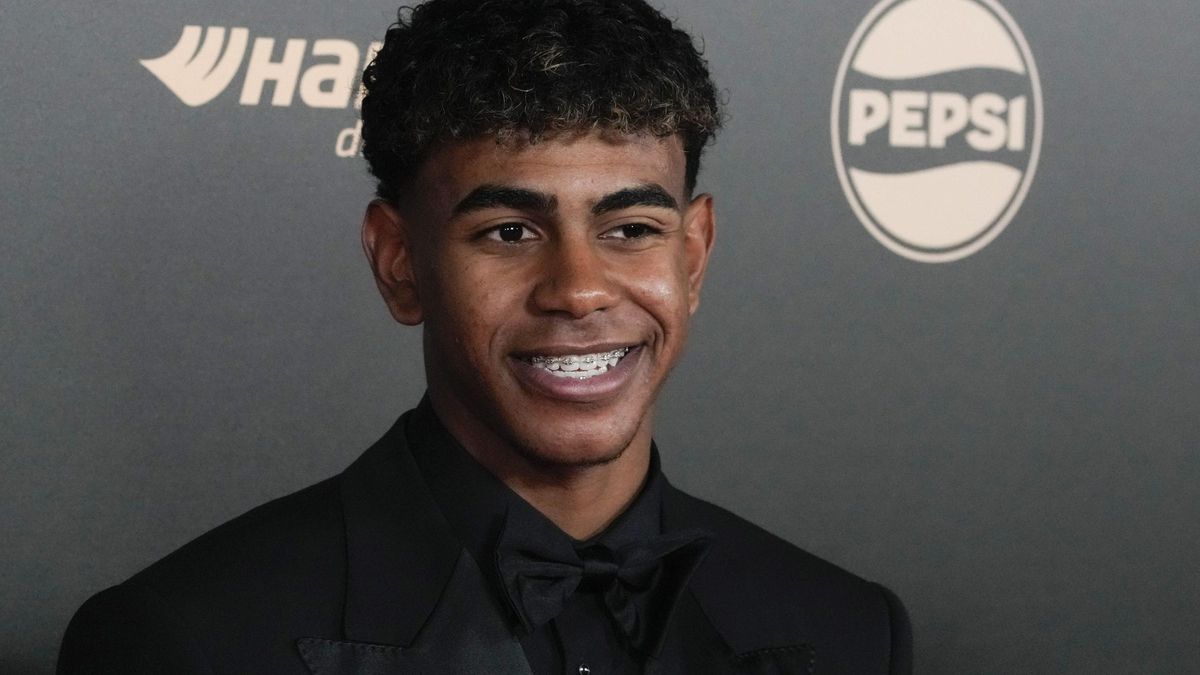 Lamine Yamal a su llegada a la gala del Balón de Oro.