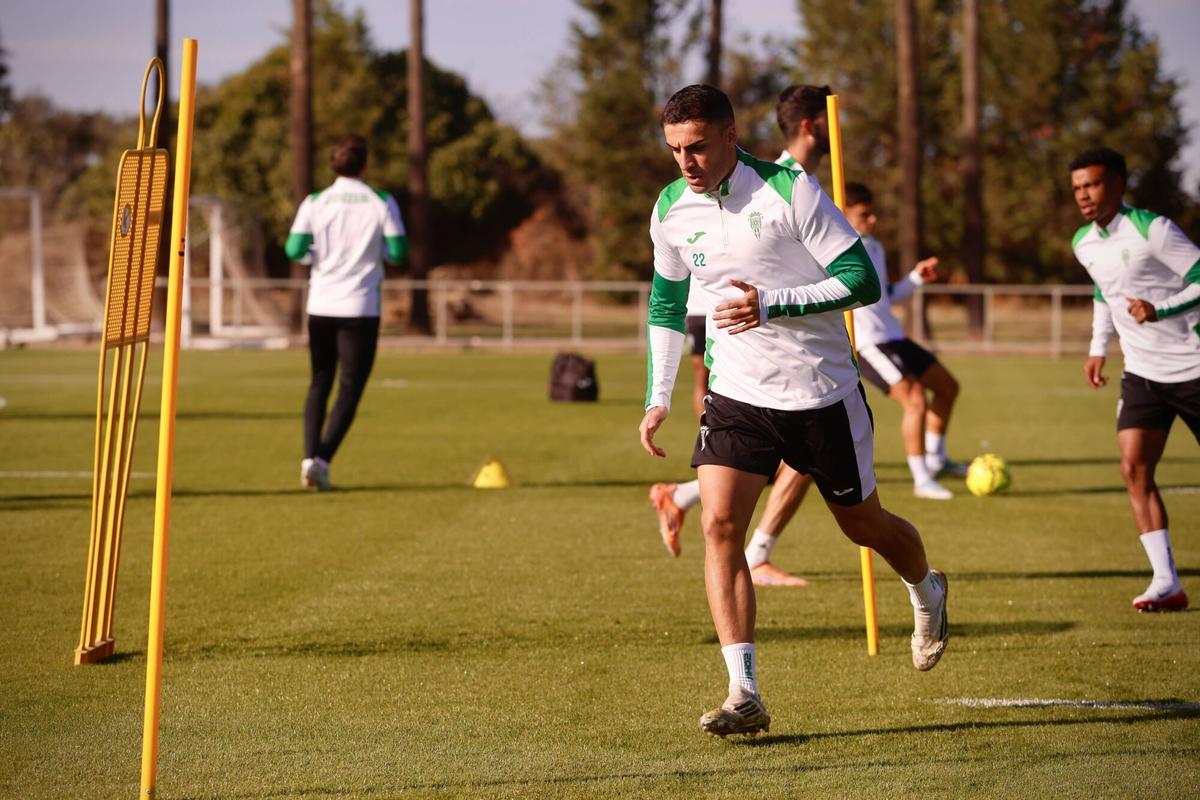 Ciudad Deportiva. Entrenamiento Córdoba CF. Carlos Isaac