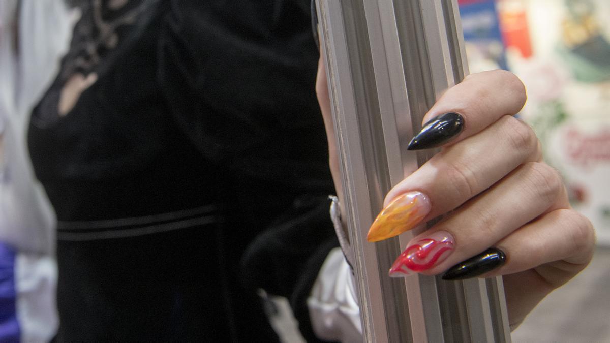 Detalle de las uñas de 2B presente en el Salón del Manga en la Fira de Montjuic