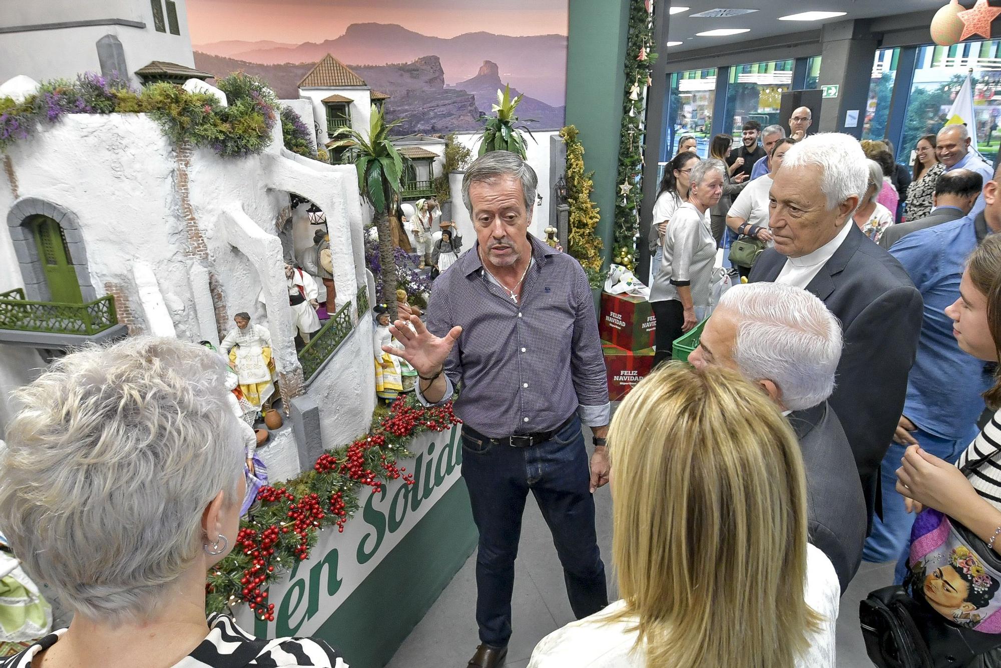 Inauguración del belén de Hiperdino