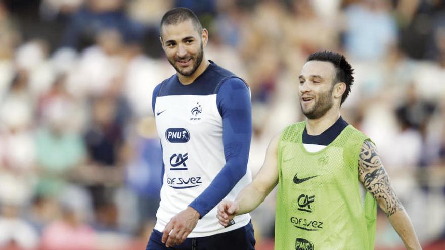 Benzema y Valbuena, durante una concentración de la selección gala.