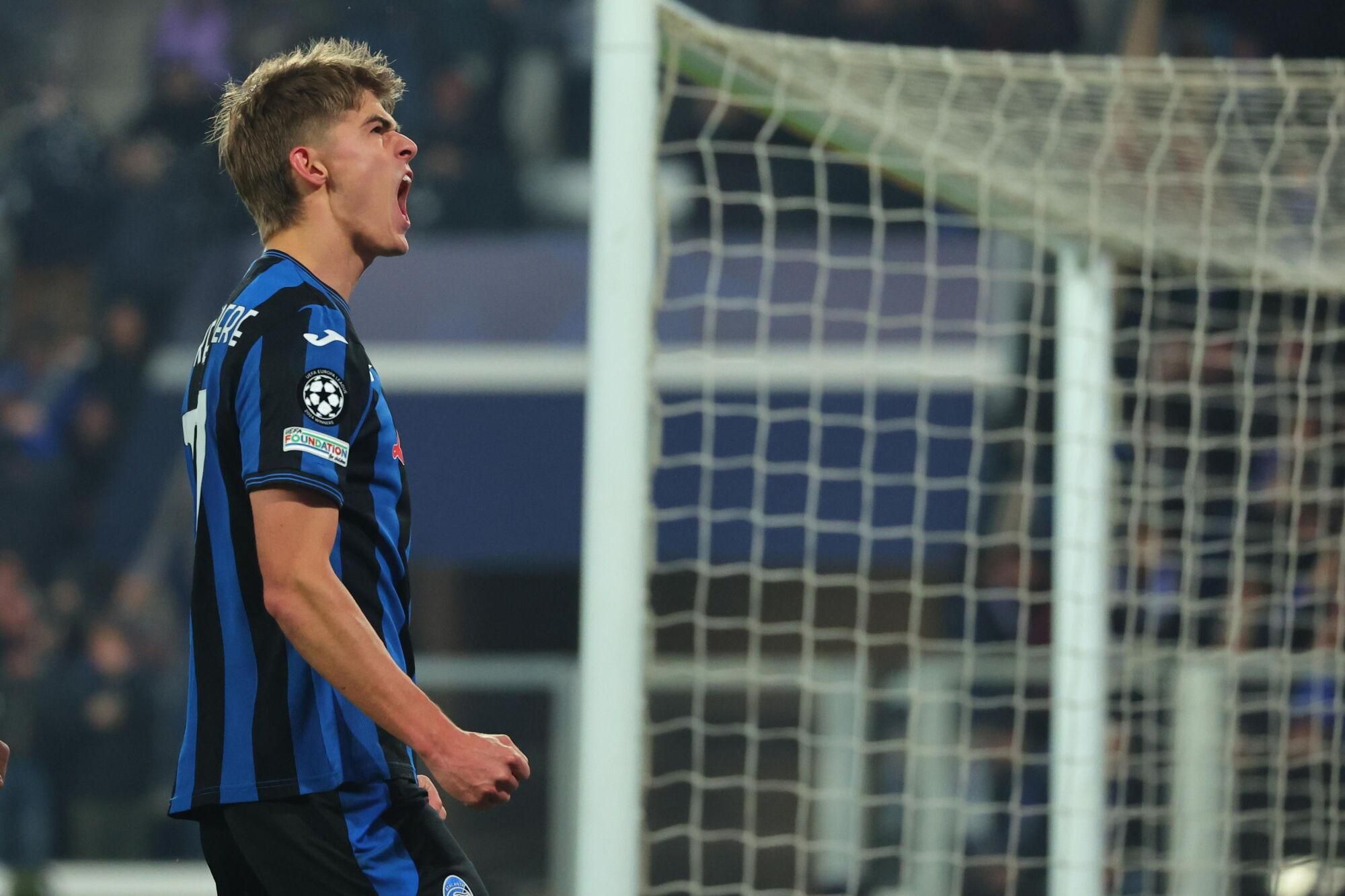 Bergamo (Italy), 10/12/2024.- Atalanta's Charles de Ketelaere celebrates after scoring the 1-1 goal during the UEFA Champions League soccer match between Atalanta BC and Real Madrid, in Bergamo, Italy, 10 December 2024. (Liga de Campeones, Italia) EFE/EPA/MICHELE MARAVIGLIA