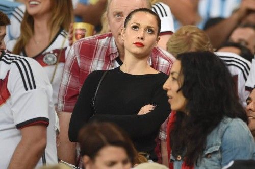 Mandy Capristo, novia de Mesut Oezil, durante el partido