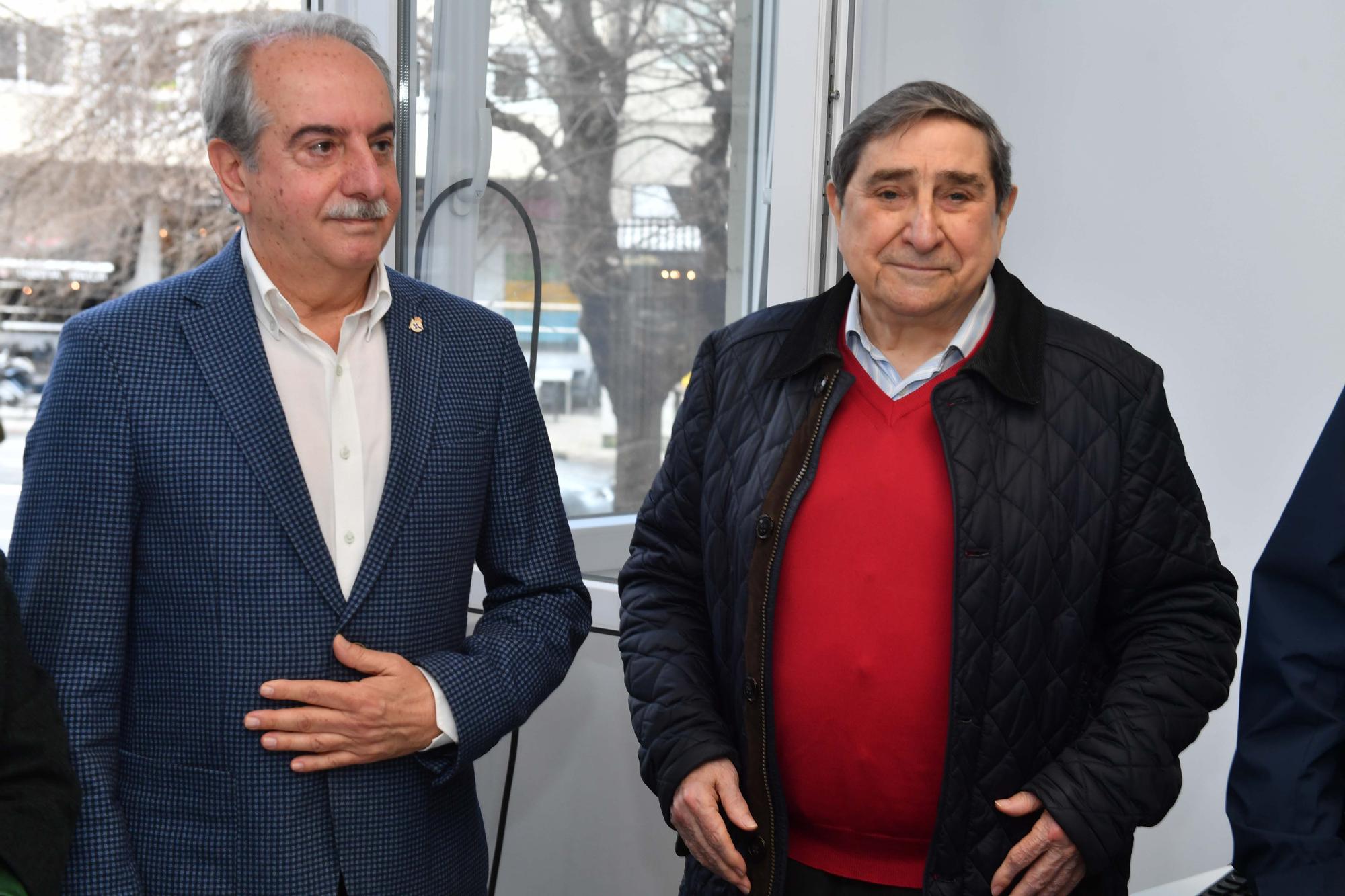 Inés Rey y Antonio Couceiro coinciden en la inauguración del nuevo de la Federación de Peñas Deportivistas en Riazor