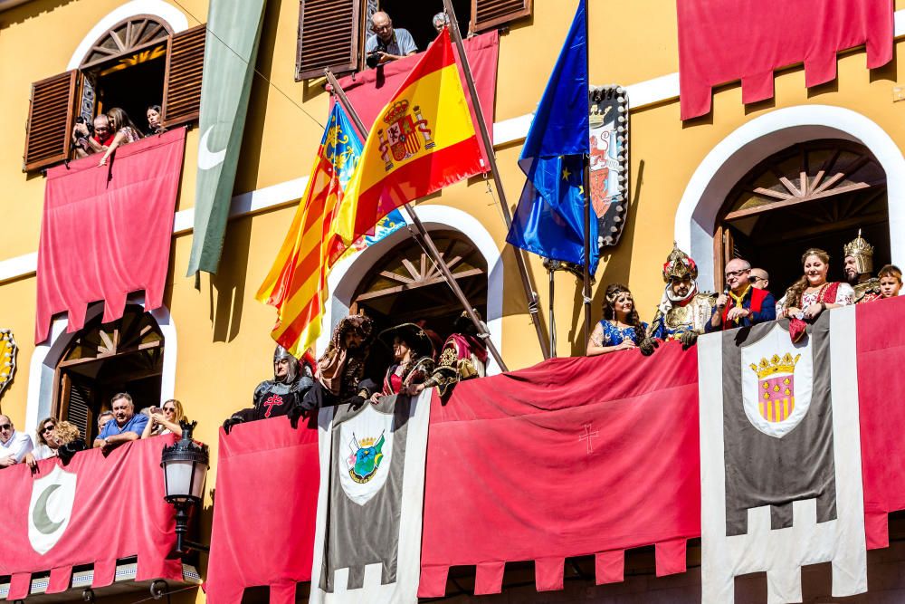 Callosa arranca las fiestas de Moros y Cristianos.