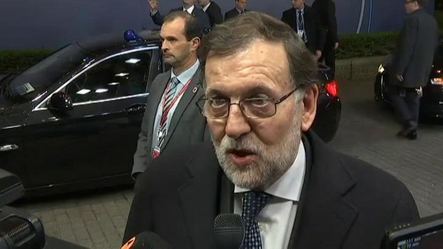 Rajoy sobre Sánchez y Tsipras: "No se me ocurre ningún calificativo"