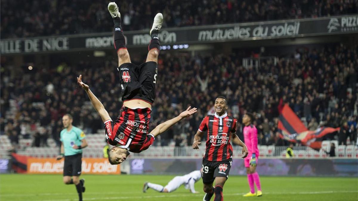 Belhanda protagonizó una celebración acrobática tras el segundo gol del Niza