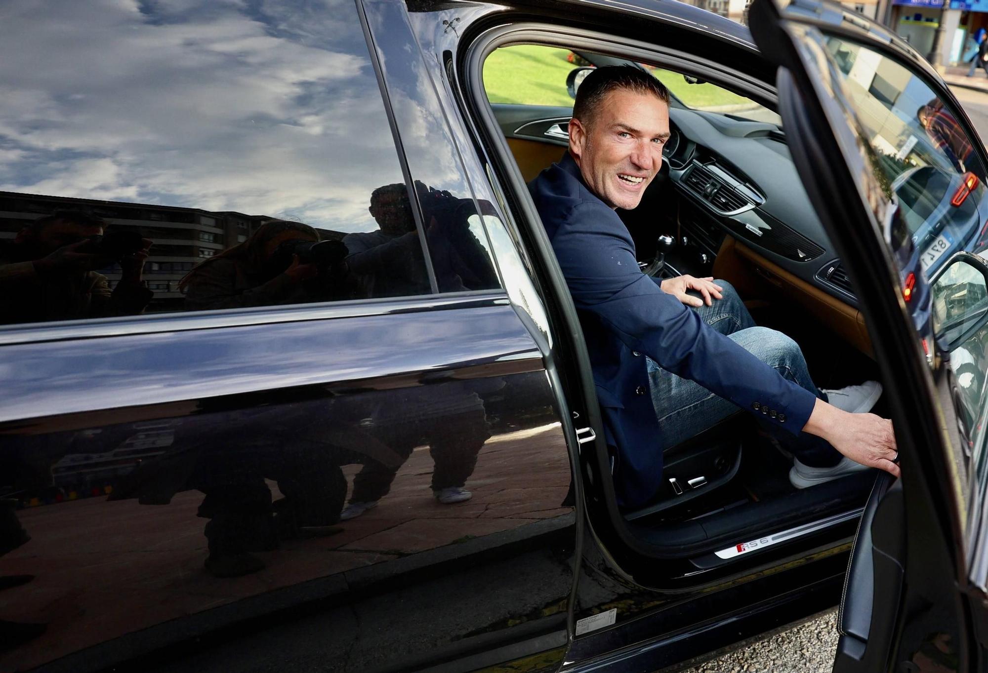 Así fue la llegada de Luis Carrión a Oviedo