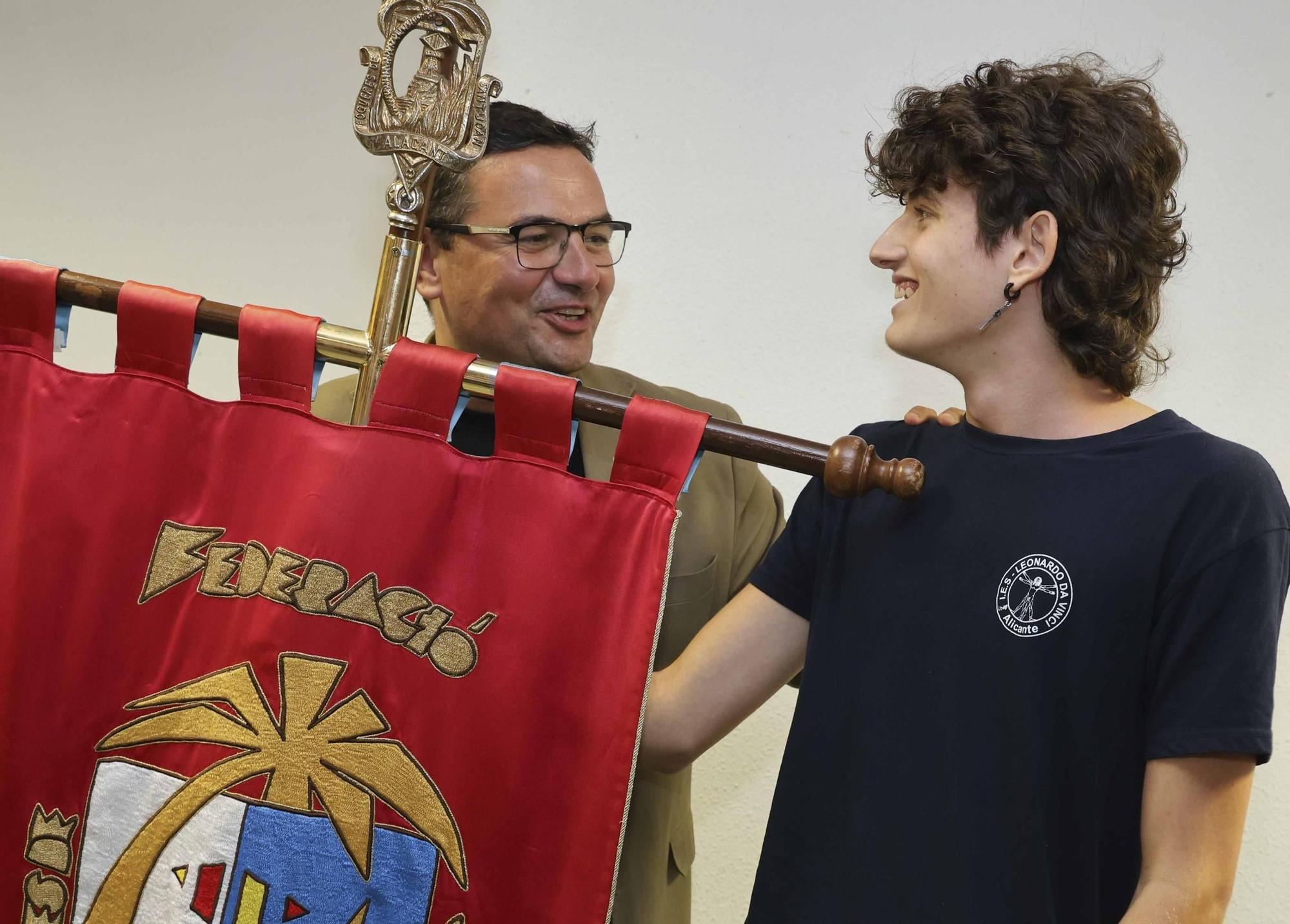 Así fue la elección del nuevo banderín oficial de las Hogueras de Alicante