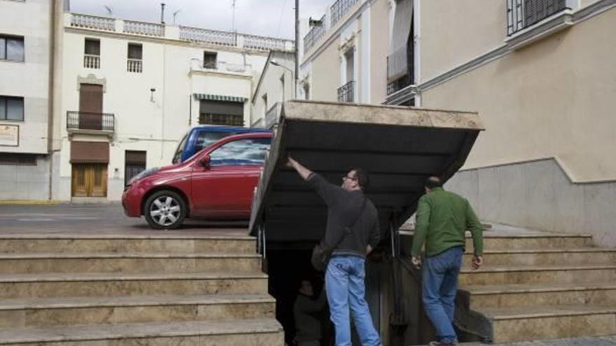 Acceso a la escalera que entra a la cisterna.