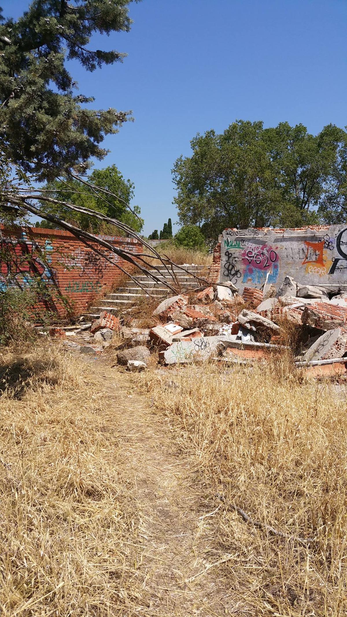 El antes y el después de las Piscinas de San Miguel: de la zona más querida de Madrid a una parcela abandonada