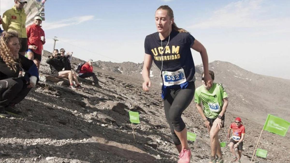 Mireia Belmonte, una habitual de las carreras de montaña en Sierra Nevada. Correr forma parte de su preparación