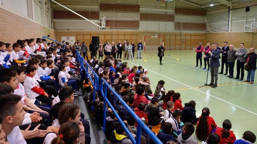 La nueva Escuela de Fútbol Sala ElPozo abre sus puertas en La Paz