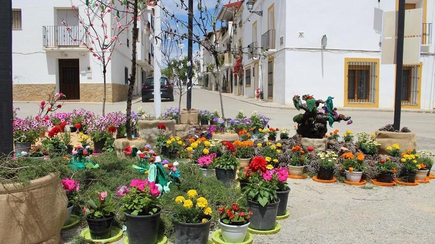 Aras de los Olmos se viste  de flores hasta el 30 de junio