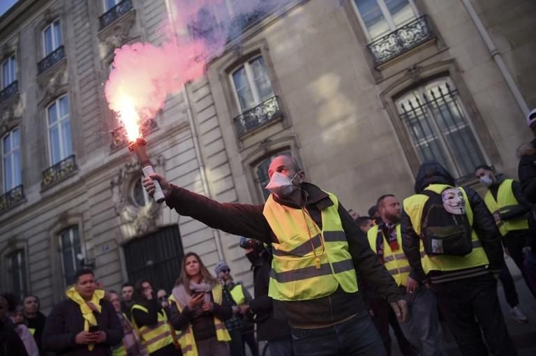 Los ''chalecos amarillos'' protestan en Francia