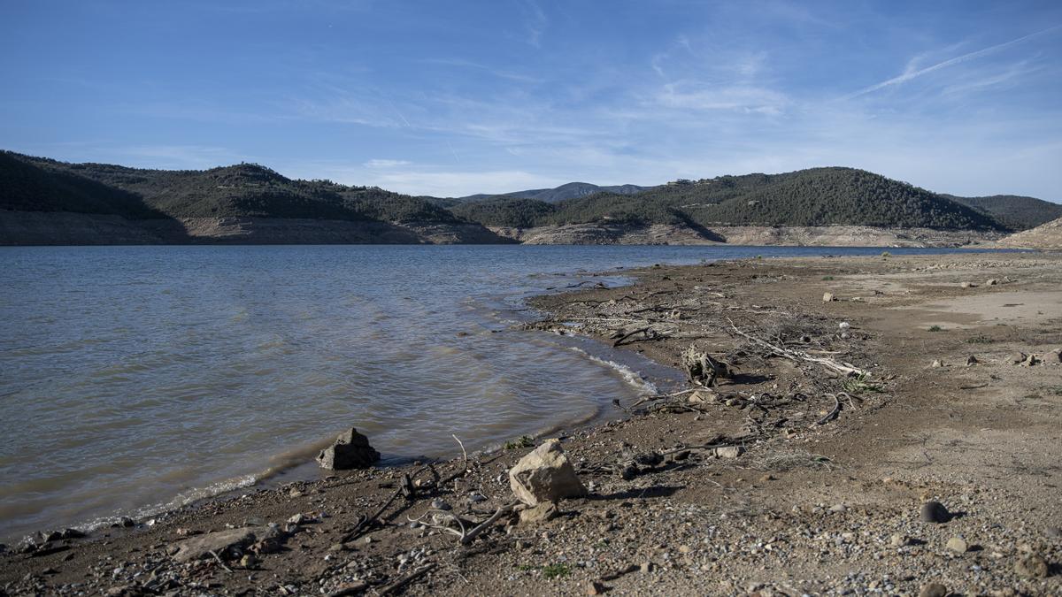 Imágenes de la sequía en el pantano de Rialb, a 27 de marzo de 2023, en la Baronía de Rialb, Lérida, Catalunya (España).