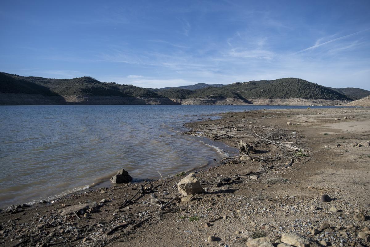 Imágenes de la sequía en el pantano de Rialb, a 27 de marzo de 2023, en la Baronía de Rialb, Lérida, Catalunya (España).