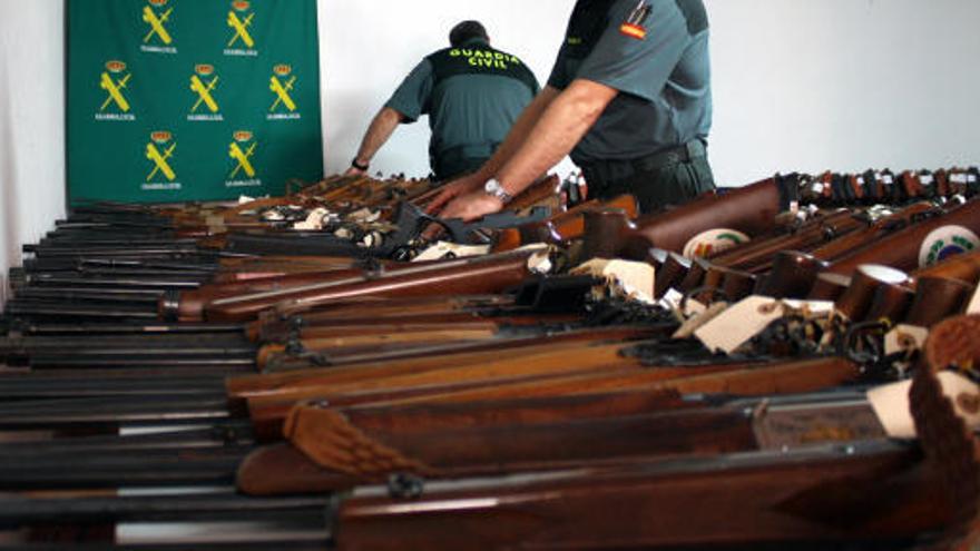 La Guardia Civil de Murcia saca a subasta 603 armas