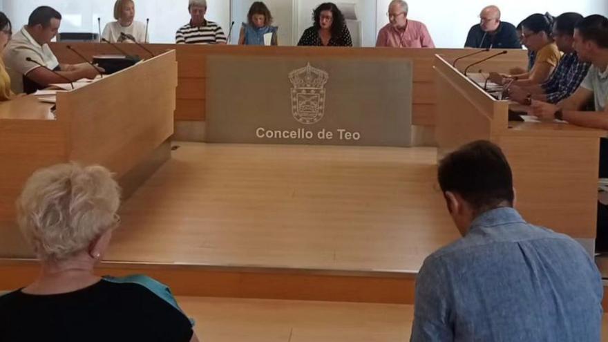 Un momento de la última sesión plenaria celebrada en Teo /concello