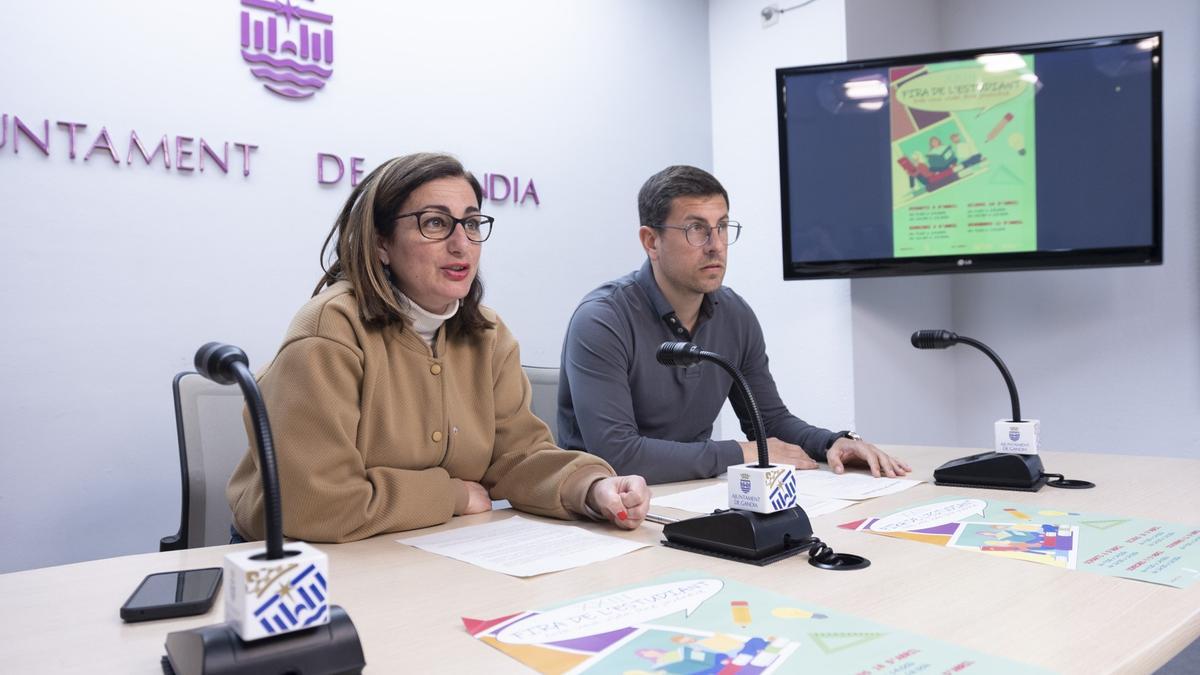 La concejala Inma Rodríguez y el técnico Josep Estrugo en rueda de prensa.