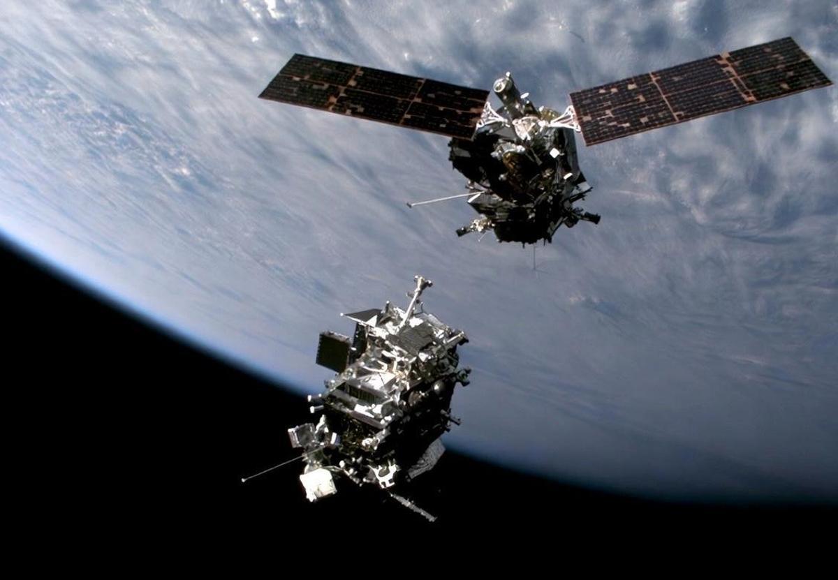 Recreación de la aproximación de un satélite a otro.