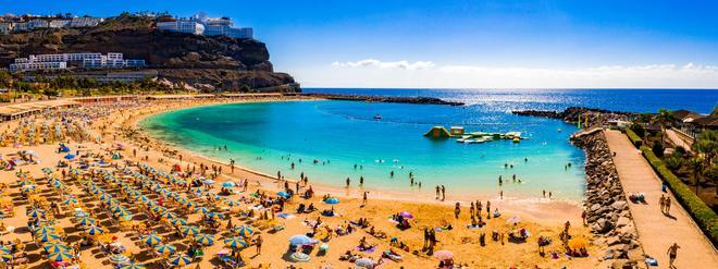 Playa de Amadores.