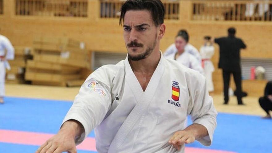 El karateca malagueño Damián Quintero se cuelga el bronce en el Abierto de París