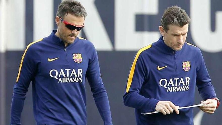 Luis Enrique, con su segundo, Juan Carlos Unzué, ayer. // Efe