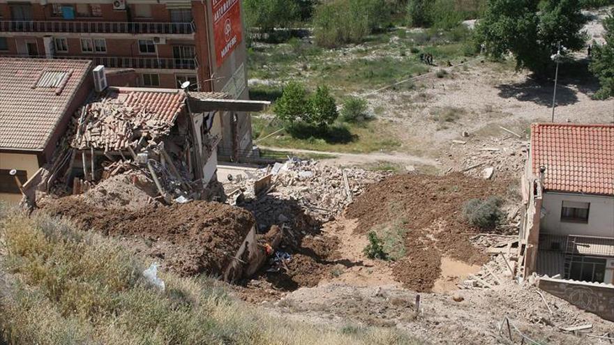 Las obras de Pui Pinos incluyen retirar un tramo de la muralla