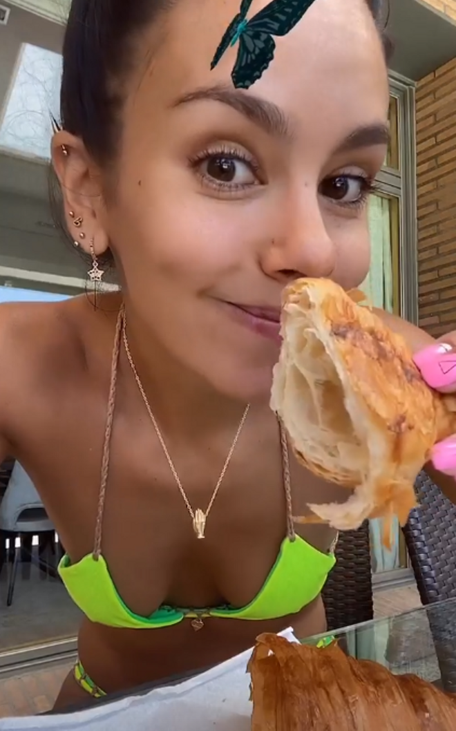 Cristina Pedroche ha compartido un stories en bikini degustando un croissant para completar su potente mensaje sobre la belleza natural femenina
