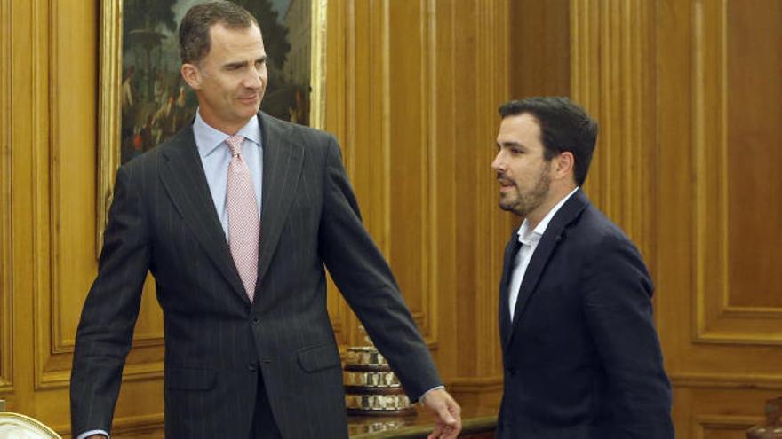 Garzón: "Estamos viviendo una partida de póquer entre PP, PSOE y C's"